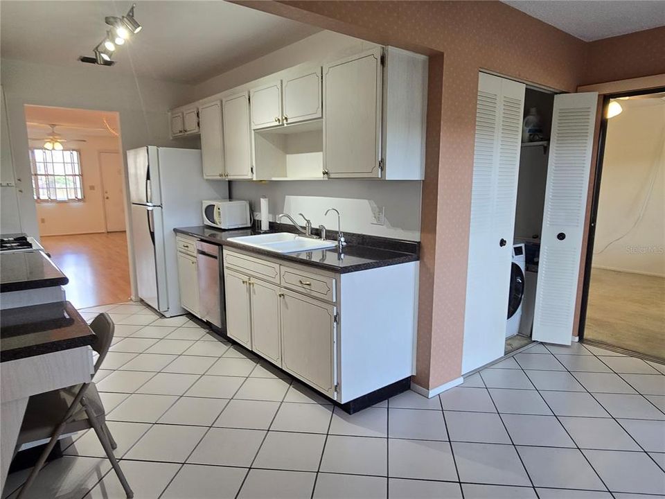 En Venta: $114,900 (2 camas, 2 baños, 1135 Pies cuadrados)