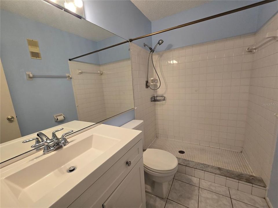 En Venta: $114,900 (2 camas, 2 baños, 1135 Pies cuadrados)