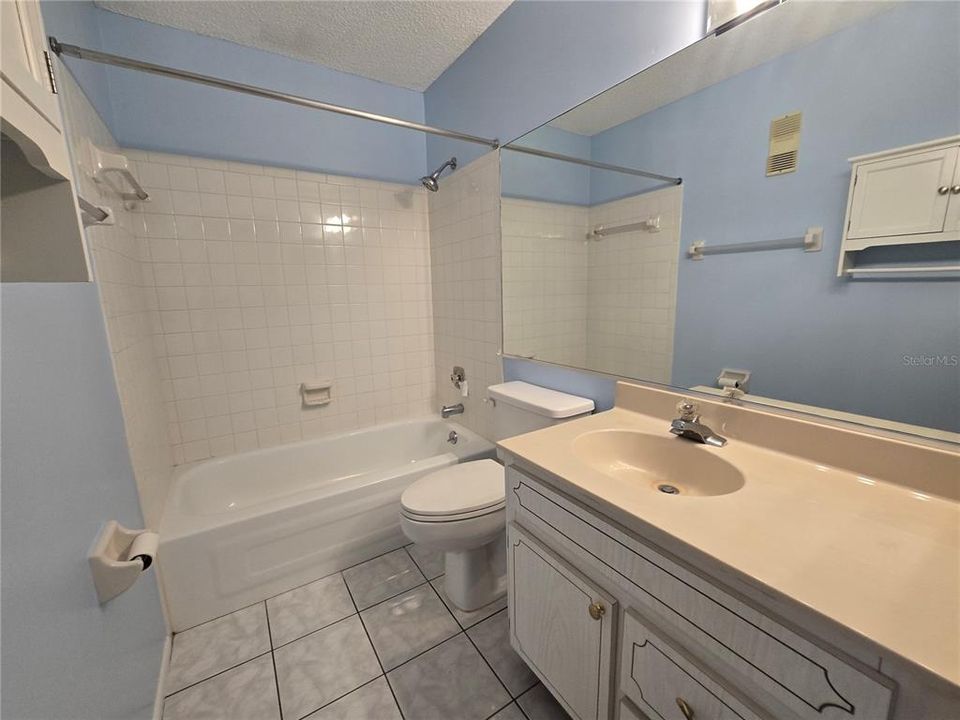 En Venta: $114,900 (2 camas, 2 baños, 1135 Pies cuadrados)