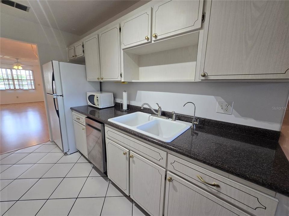 En Venta: $114,900 (2 camas, 2 baños, 1135 Pies cuadrados)