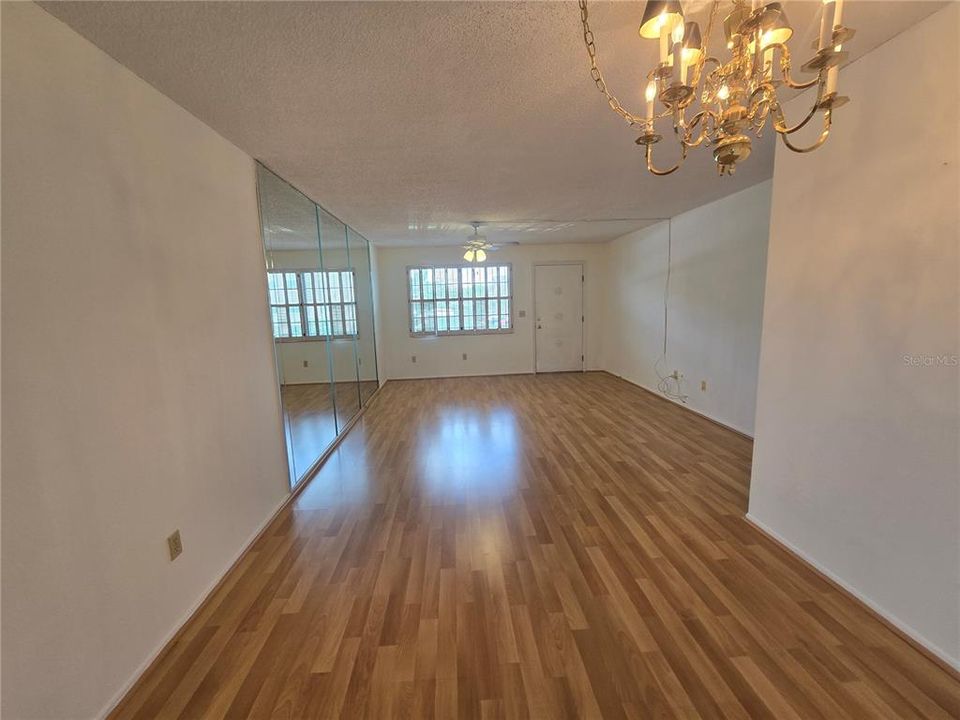 En Venta: $114,900 (2 camas, 2 baños, 1135 Pies cuadrados)