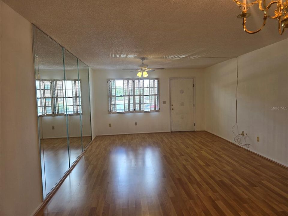 En Venta: $114,900 (2 camas, 2 baños, 1135 Pies cuadrados)