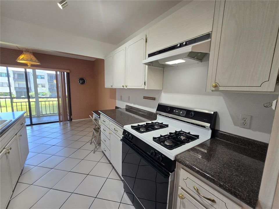 En Venta: $114,900 (2 camas, 2 baños, 1135 Pies cuadrados)