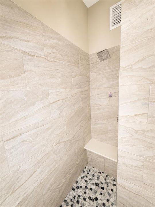 For Rent: $2,650 (4 beds, 2 baths, 1228 Square Feet)