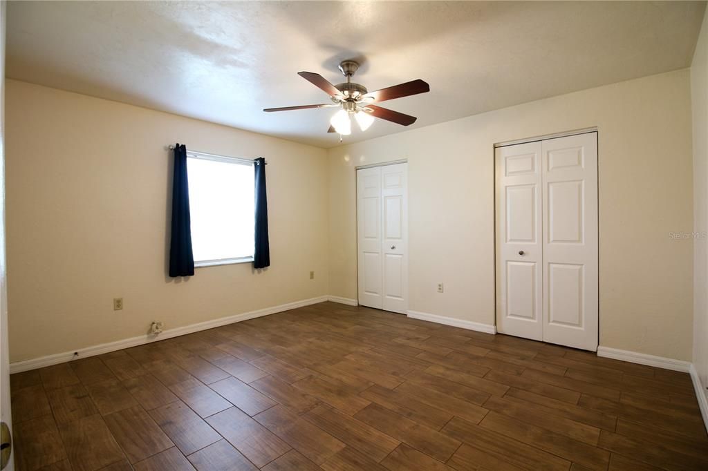 For Rent: $1,350 (2 beds, 1 baths, 900 Square Feet)