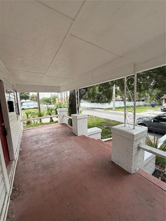 For Sale: $239,000 (2 beds, 1 baths, 1020 Square Feet)