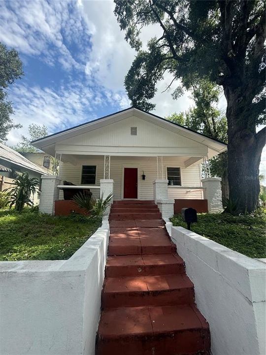 For Sale: $239,000 (2 beds, 1 baths, 1020 Square Feet)