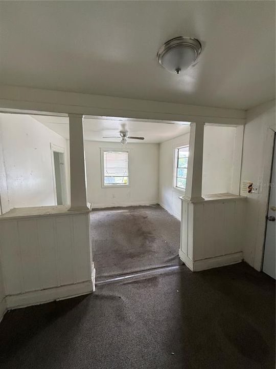 For Sale: $239,000 (2 beds, 1 baths, 1020 Square Feet)