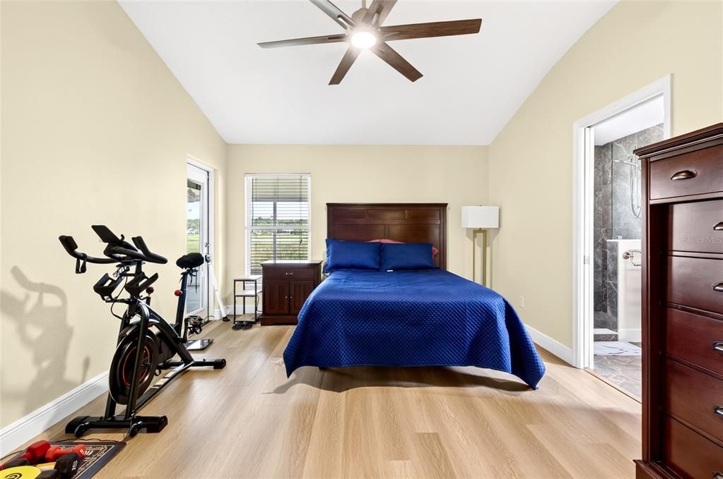 For Sale: $500,000 (3 beds, 2 baths, 1560 Square Feet)