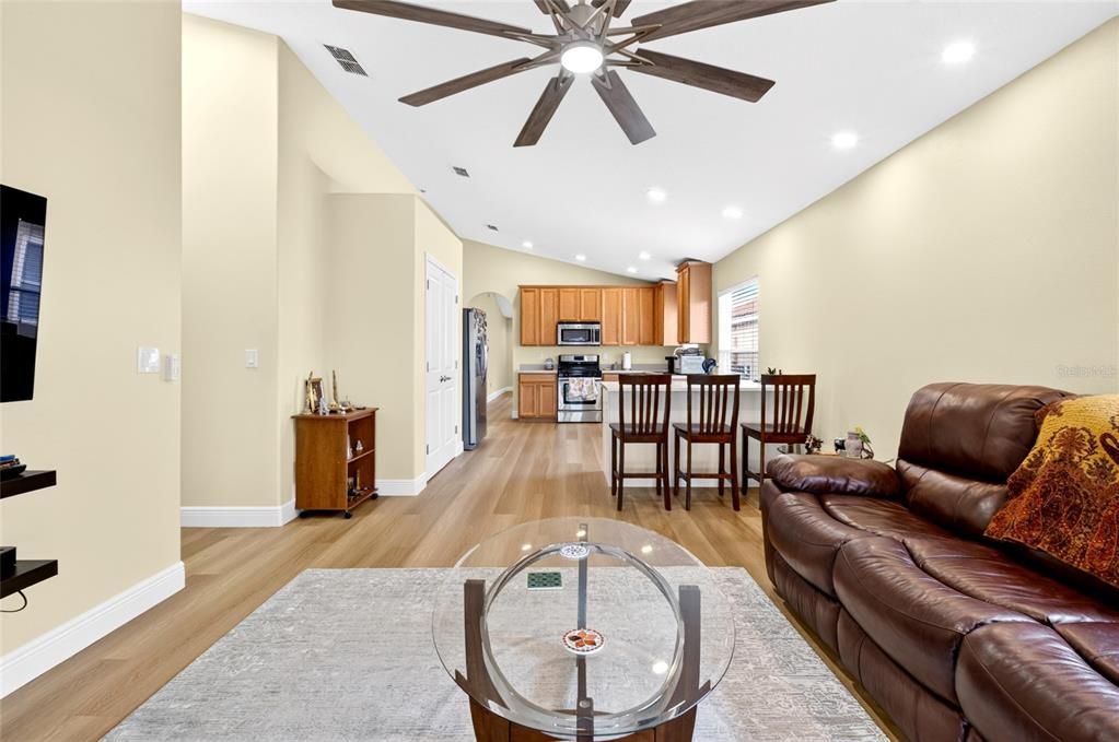 For Sale: $500,000 (3 beds, 2 baths, 1560 Square Feet)