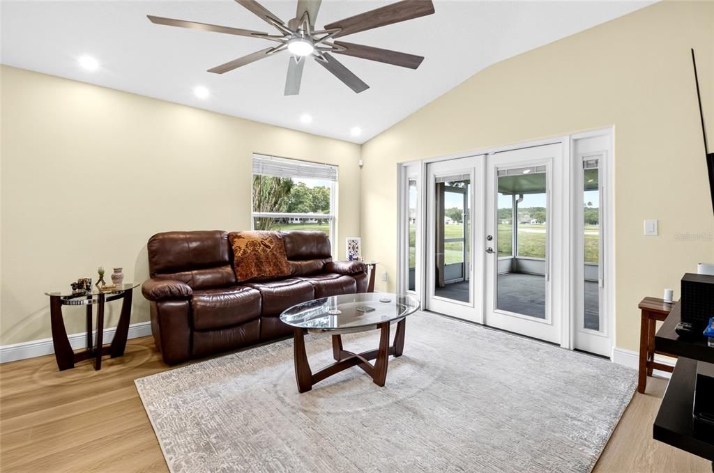 For Sale: $500,000 (3 beds, 2 baths, 1560 Square Feet)