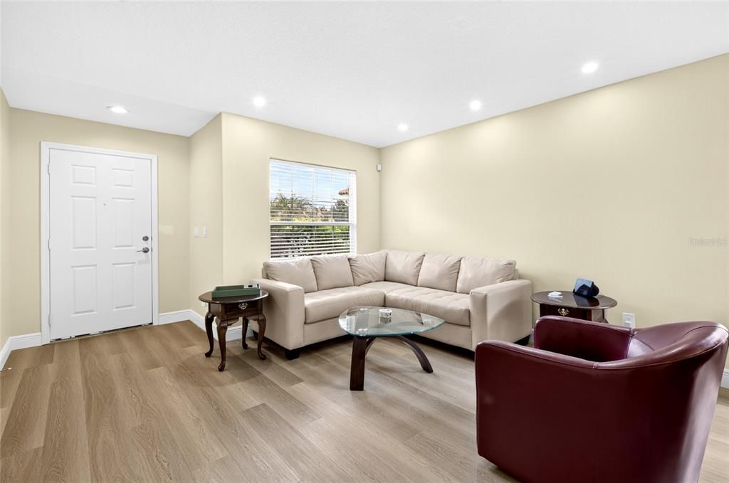 For Sale: $500,000 (3 beds, 2 baths, 1560 Square Feet)