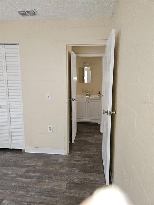 For Rent: $1,200 (2 beds, 1 baths, 648 Square Feet)
