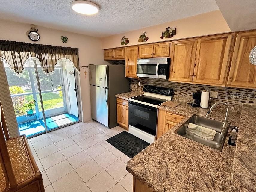 En Venta: $154,500 (2 camas, 1 baños, 835 Pies cuadrados)