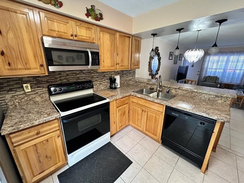 En Venta: $154,500 (2 camas, 1 baños, 835 Pies cuadrados)
