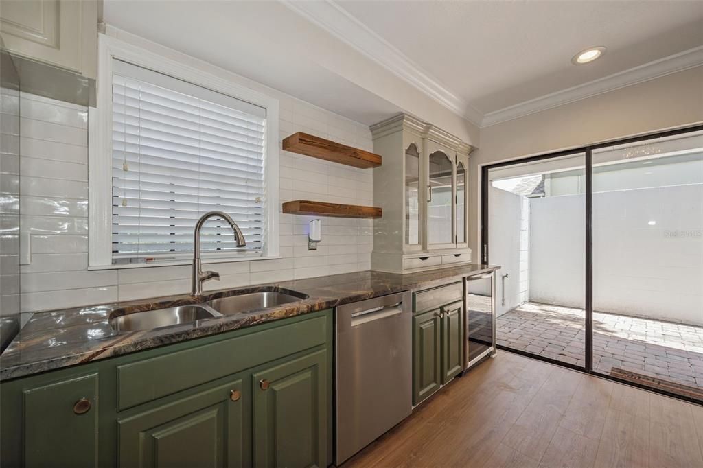 En Venta: $585,000 (3 camas, 2 baños, 1820 Pies cuadrados)