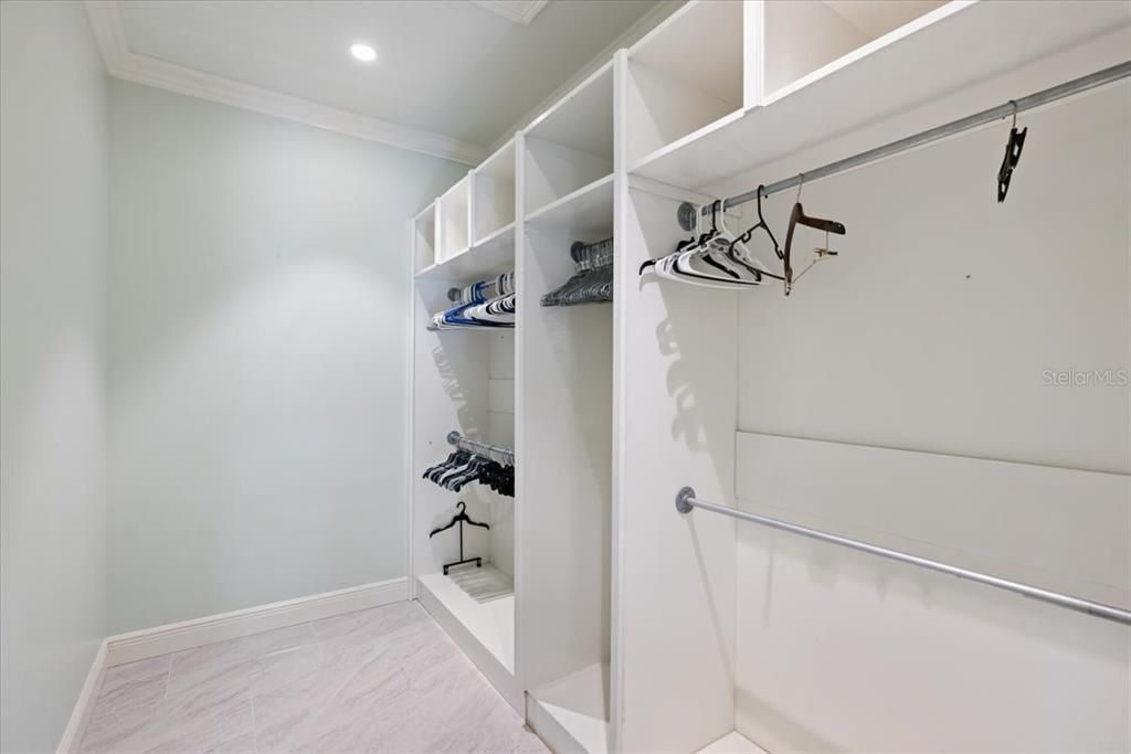 For Sale: $1,399,000 (3 beds, 2 baths, 2105 Square Feet)