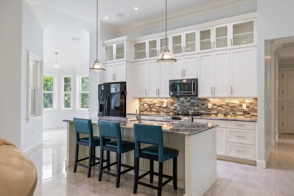For Sale: $1,399,000 (3 beds, 2 baths, 2105 Square Feet)