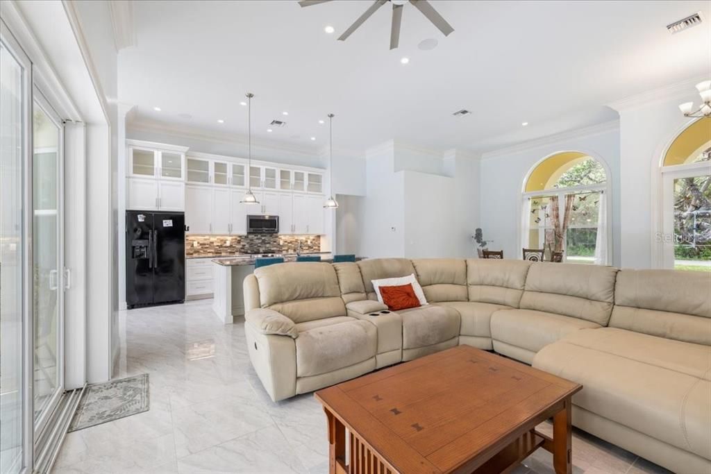 For Sale: $1,399,000 (3 beds, 2 baths, 2105 Square Feet)