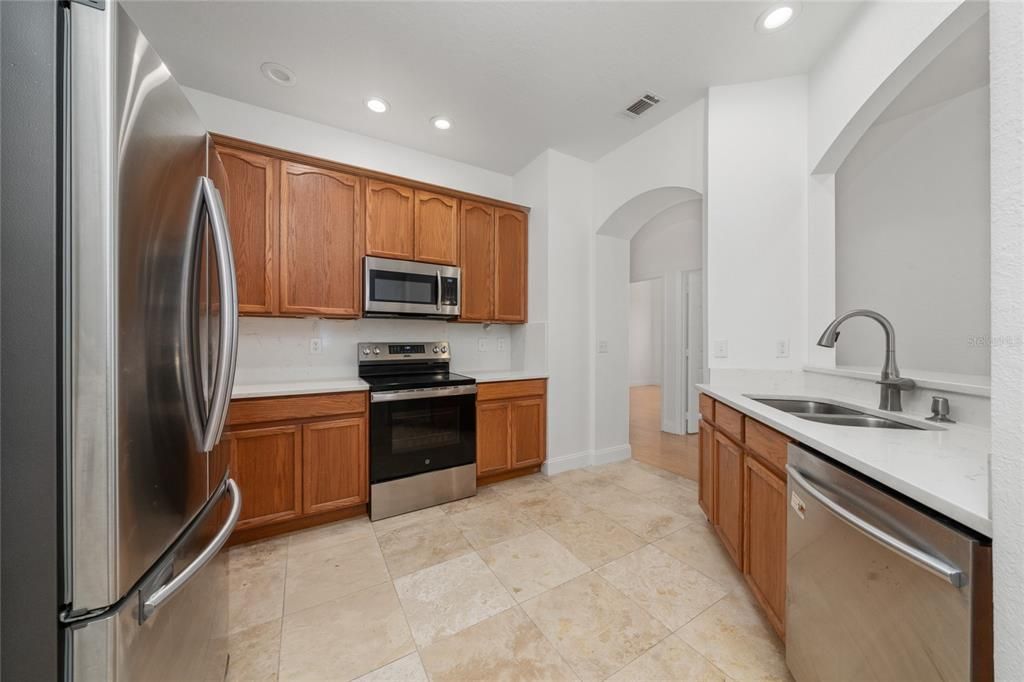For Sale: $235,000 (3 beds, 2 baths, 1433 Square Feet)