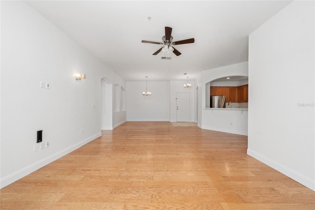 For Sale: $235,000 (3 beds, 2 baths, 1433 Square Feet)