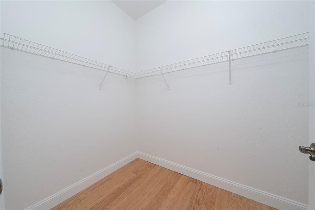 For Sale: $235,000 (3 beds, 2 baths, 1433 Square Feet)