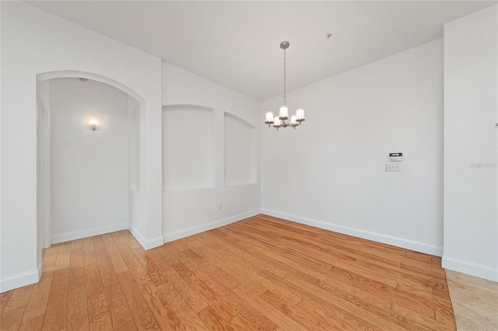 For Sale: $235,000 (3 beds, 2 baths, 1433 Square Feet)