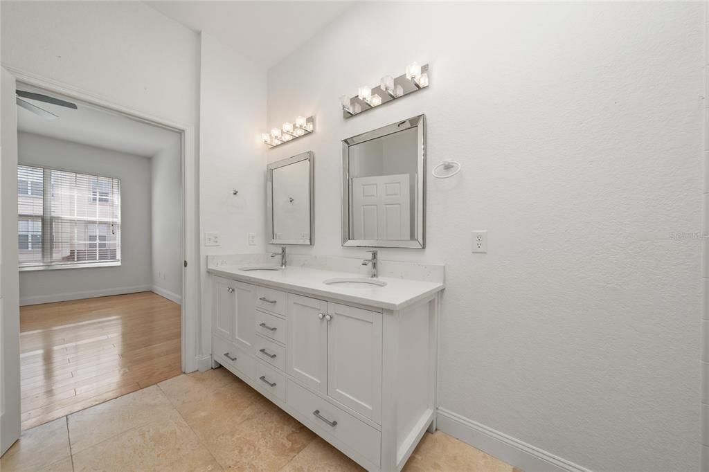 For Sale: $235,000 (3 beds, 2 baths, 1433 Square Feet)