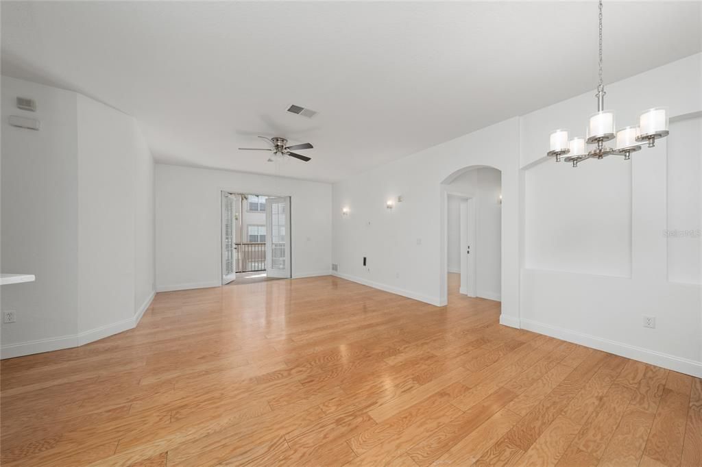 For Sale: $235,000 (3 beds, 2 baths, 1433 Square Feet)