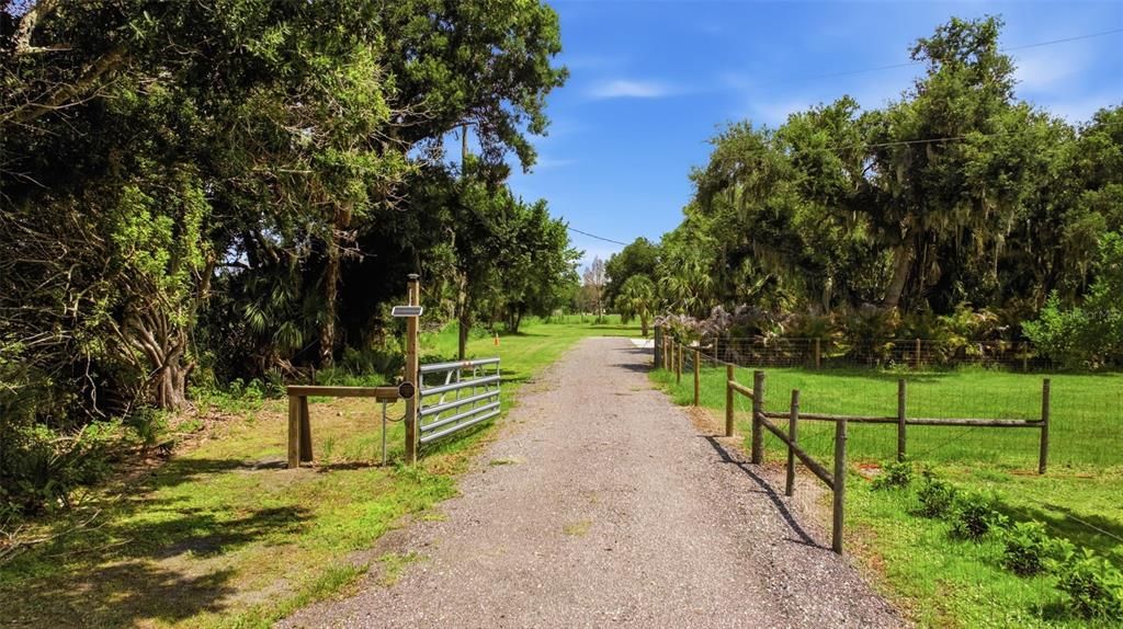 待售: $500,000 (5.00 acres)