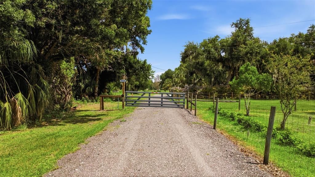 待售: $500,000 (5.00 acres)