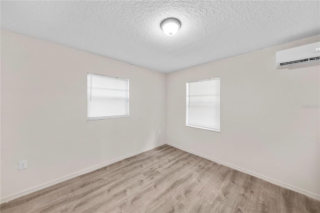 For Sale: $189,990 (3 beds, 1 baths, 1152 Square Feet)
