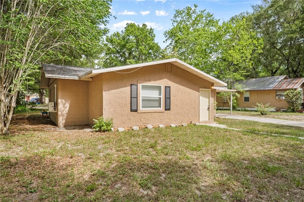 For Sale: $189,990 (3 beds, 1 baths, 1152 Square Feet)