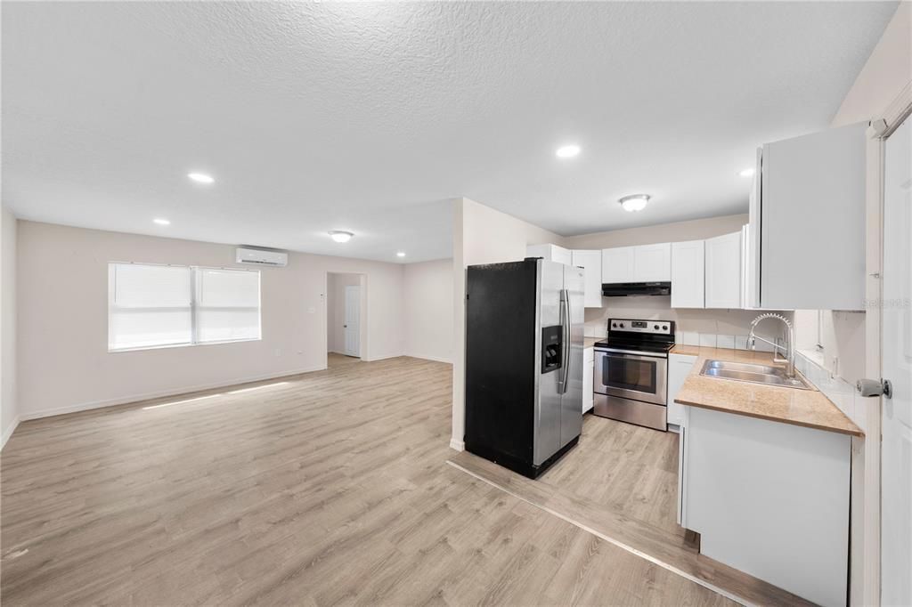For Sale: $189,990 (3 beds, 1 baths, 1152 Square Feet)