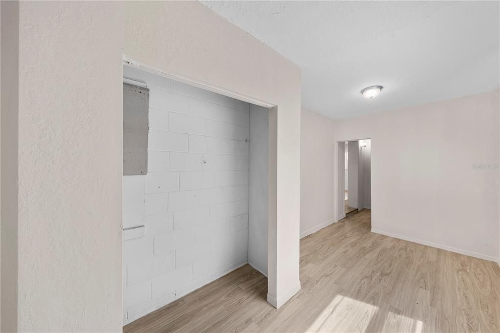 For Sale: $189,990 (3 beds, 1 baths, 1152 Square Feet)