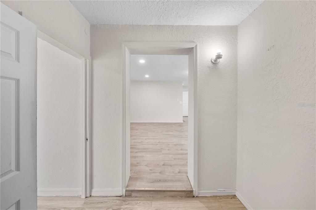 For Sale: $189,990 (3 beds, 1 baths, 1152 Square Feet)