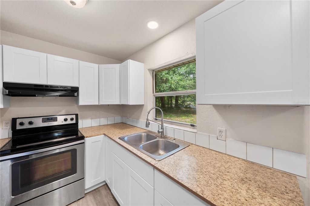 For Sale: $189,990 (3 beds, 1 baths, 1152 Square Feet)