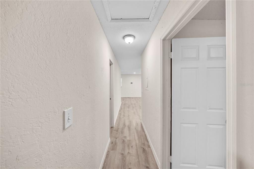 For Sale: $189,990 (3 beds, 1 baths, 1152 Square Feet)
