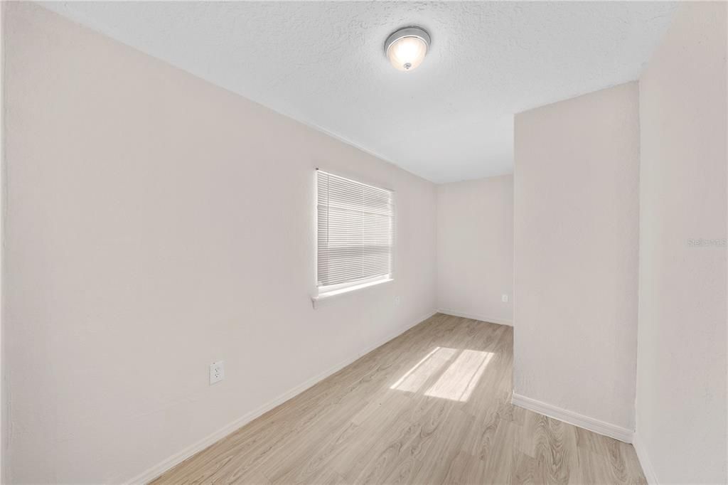 For Sale: $189,990 (3 beds, 1 baths, 1152 Square Feet)
