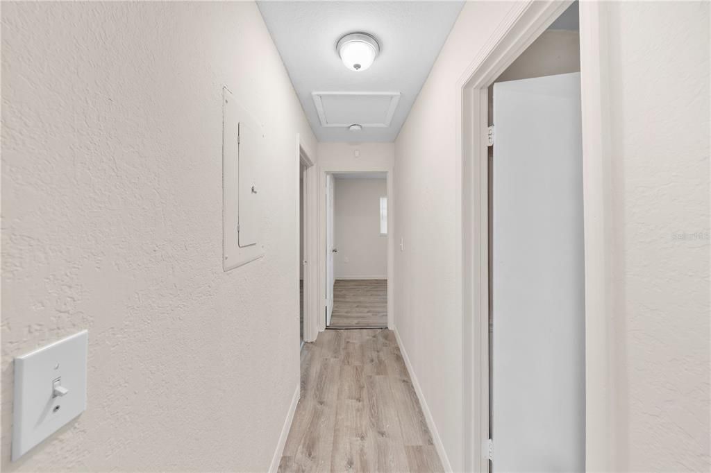 For Sale: $189,990 (3 beds, 1 baths, 1152 Square Feet)