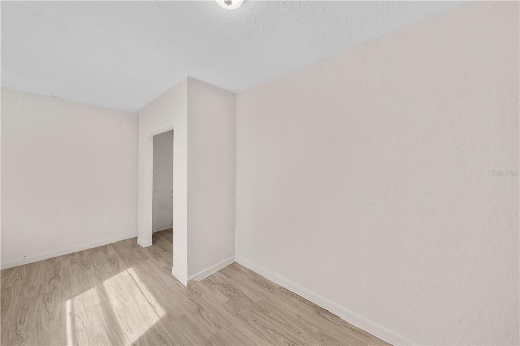 For Sale: $189,990 (3 beds, 1 baths, 1152 Square Feet)