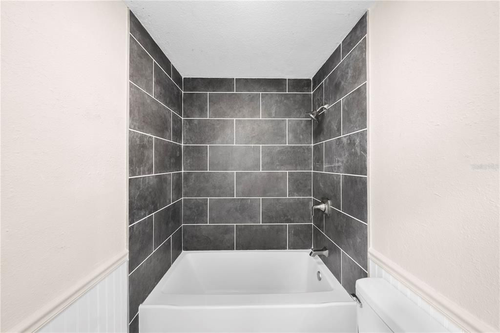 For Sale: $189,990 (3 beds, 1 baths, 1152 Square Feet)
