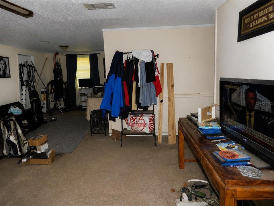 For Sale: $99,900 (3 beds, 1 baths, 1080 Square Feet)