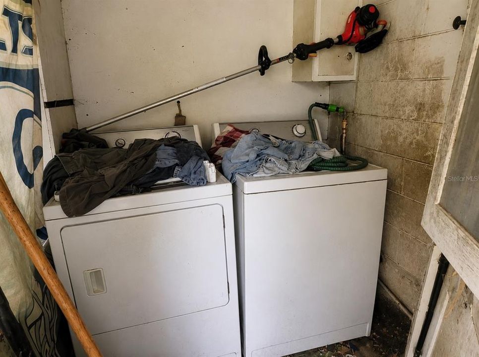 For Sale: $99,900 (3 beds, 1 baths, 1080 Square Feet)