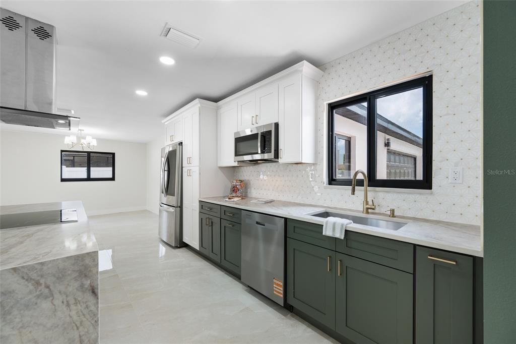 For Sale: $539,000 (3 beds, 2 baths, 1716 Square Feet)
