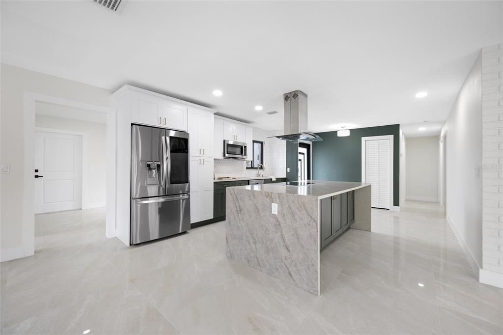 For Sale: $539,000 (3 beds, 2 baths, 1716 Square Feet)