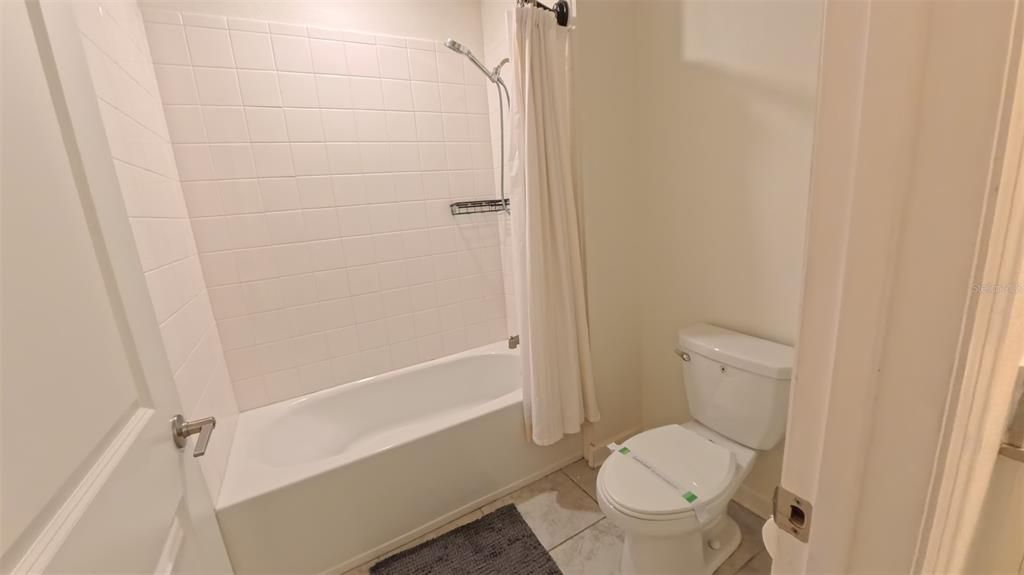 В аренду: $3,600 (5 спален, 3 ванн, 3863 Квадратных фут)