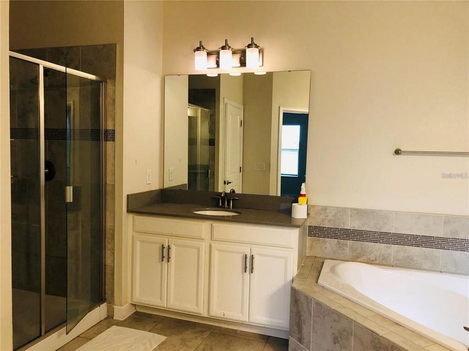 For Rent: $3,750 (5 beds, 3 baths, 3863 Square Feet)