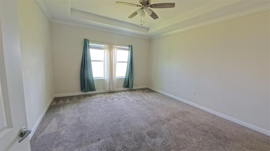 В аренду: $3,600 (5 спален, 3 ванн, 3863 Квадратных фут)