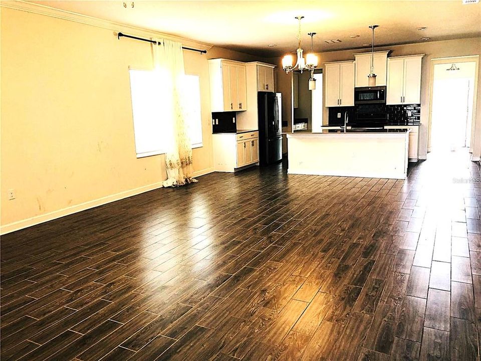 For Rent: $3,750 (5 beds, 3 baths, 3863 Square Feet)